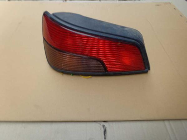 FEU ARRIERE GAUCHE PEUGEOT 306 - Vue 1